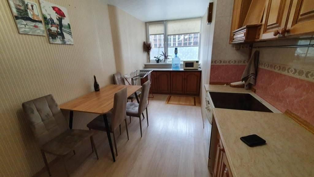 Продам 3-кімнатну кватиру в центрі, вулиця лабараторна 14 AM