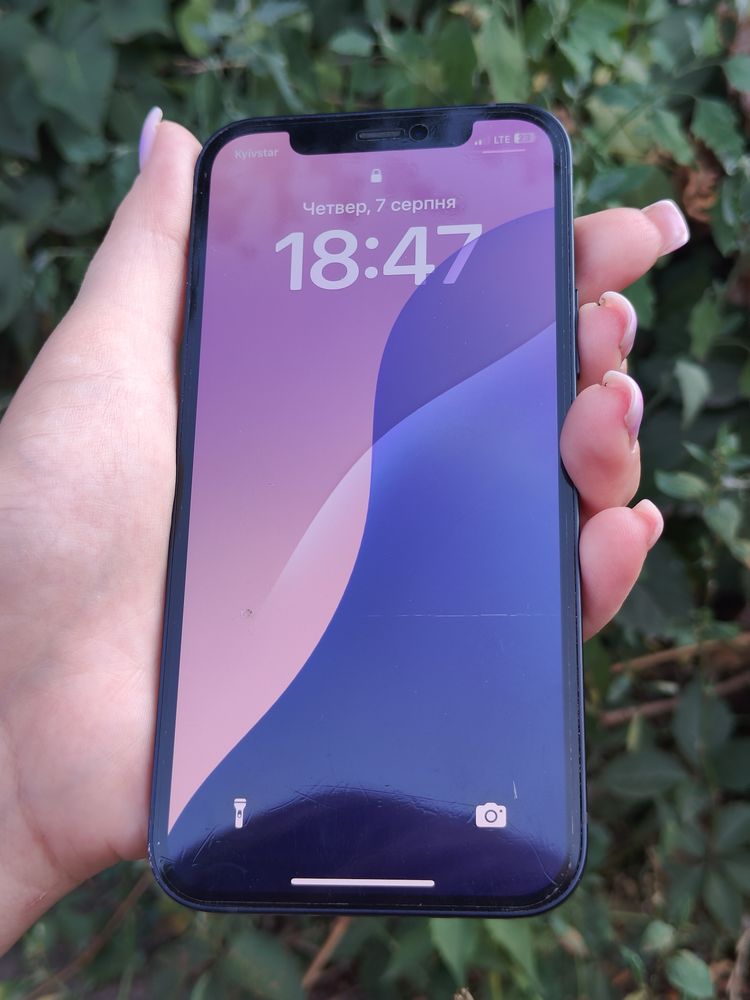 IPhone 12/128  неверлок в хорошем состоянии
