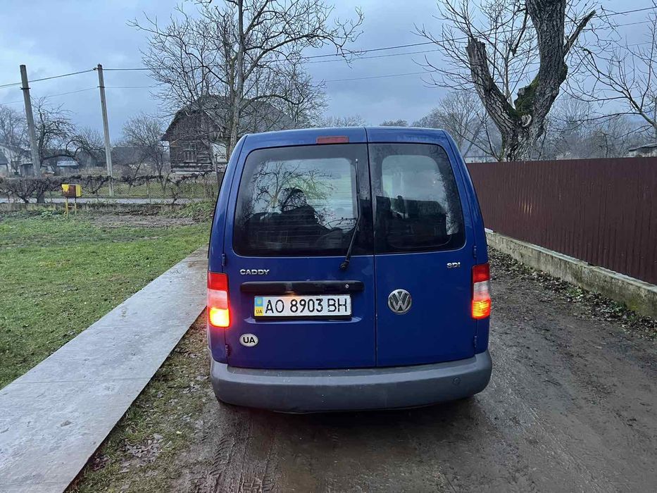 В продажі фольцваген кадік 2004року 2.0sdi механіка