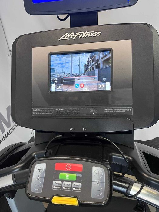 Bieżnia LIFE FITNESS 95T Elevation  Discover Si Gwarancja