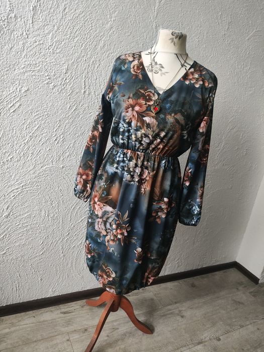 Wyjątkowa sukienka damska 42 XL w kwiaty