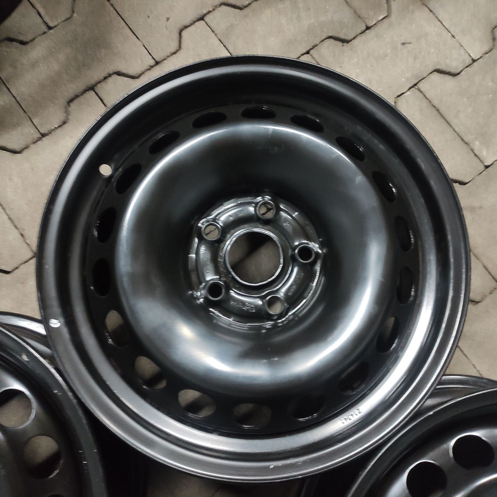 Oryginalne Felgi stalowe T-Rock Karoq Ateca Q2 6Jx16" ET43 5x112 Fs95