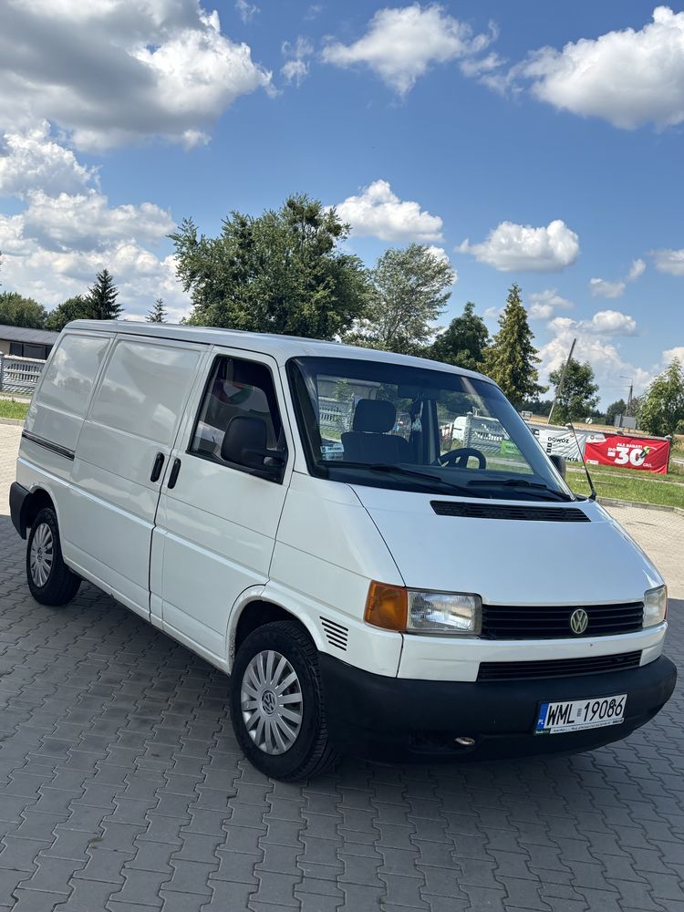 Ładny Volkswagen T4 - wersja 6 osobowa