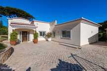Excepcional moradia T6 com piscina aquecida no coração de Vale do Lobo