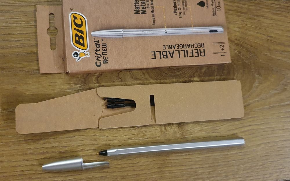 Bic Cristal RE'New kultowy metalowy długopis czarny