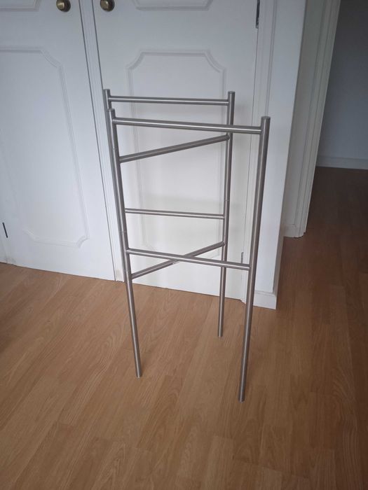 Toalheiro extensível BROGRUND da Ikea