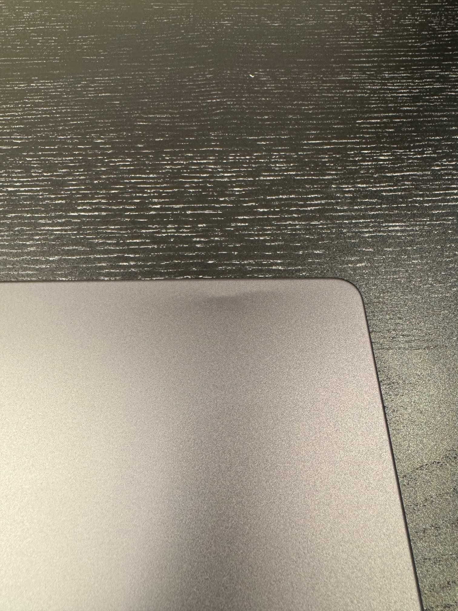 MacBook Pro 14” M4 | 10 rdzeniowe GPU | 24 GB RAM | 2 TB SSD | 70W