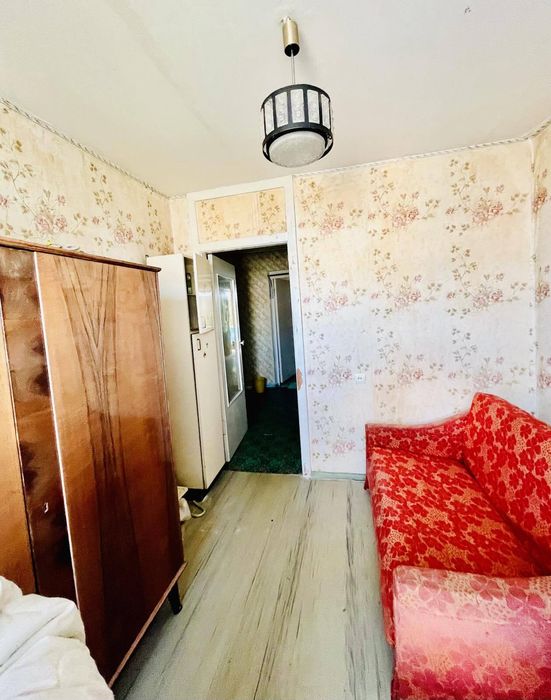 Продам 3-и кімнатну квартиру мікрорайон Шкільний.