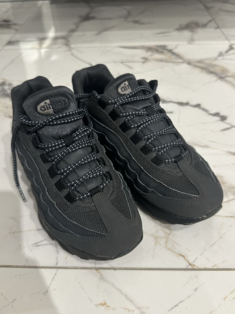 Кросівки nike air max 95 38розмір 2500грн