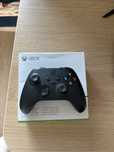 Pad xbox series S/X z akumulatorkami.