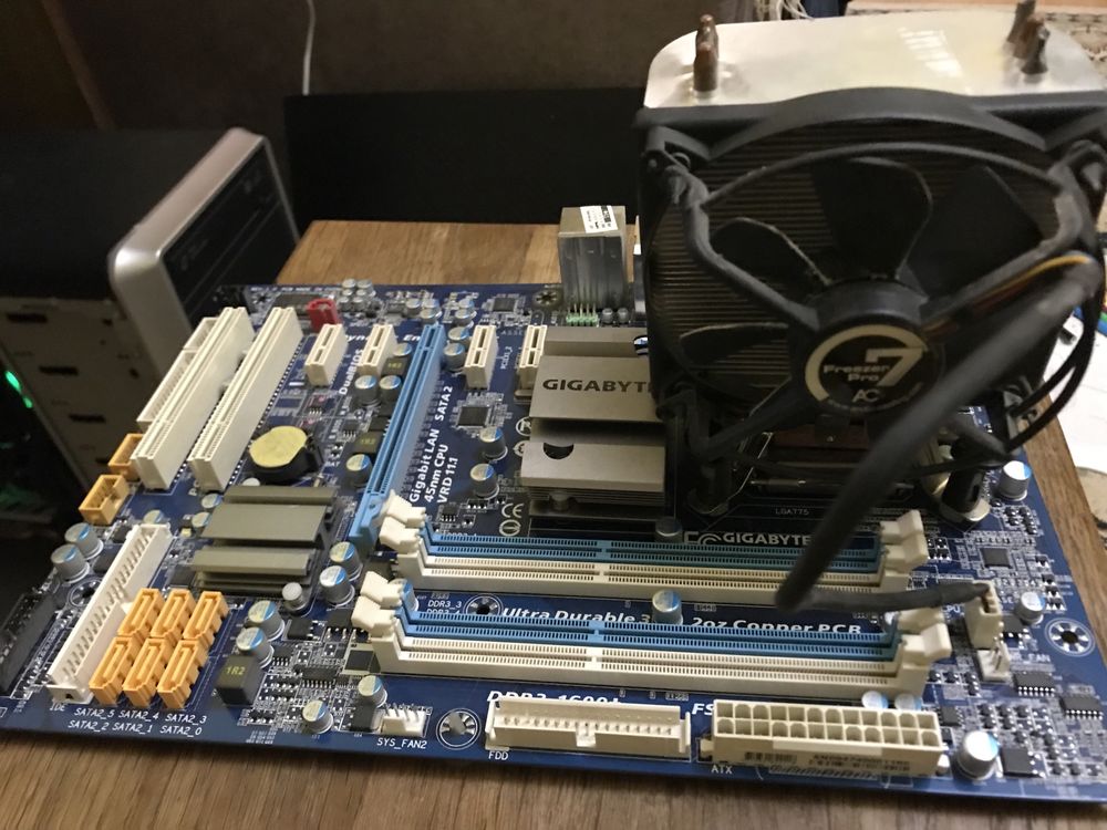 Збірка материнка gigabyte LGA775 + CPU xeon x5460