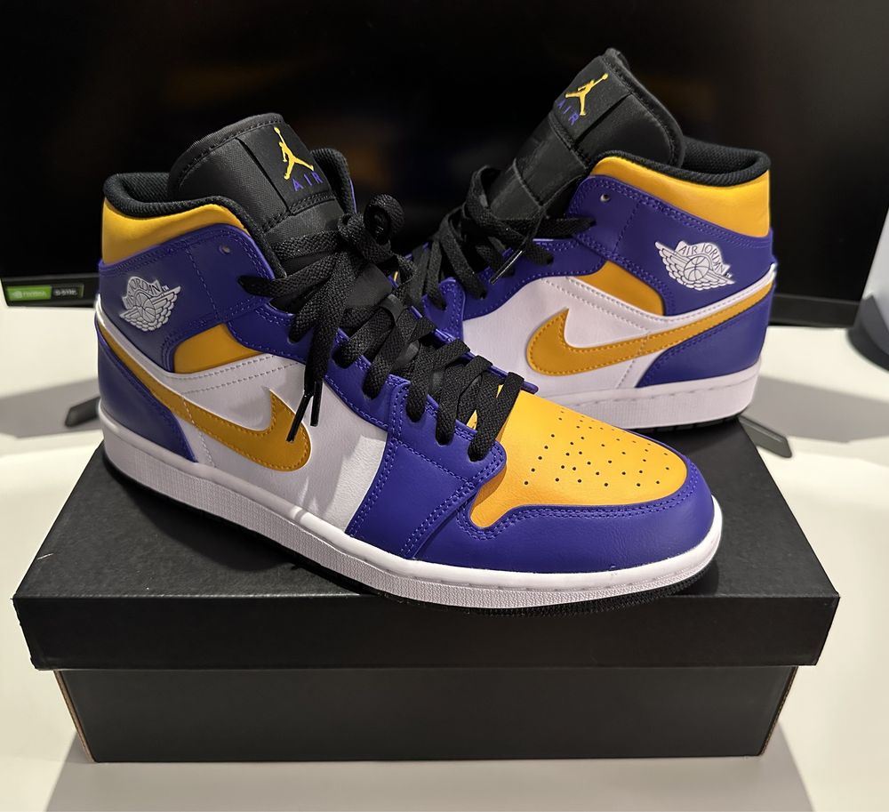 Оригінальні нові кросівки Air Jordan Mid 45 розміру