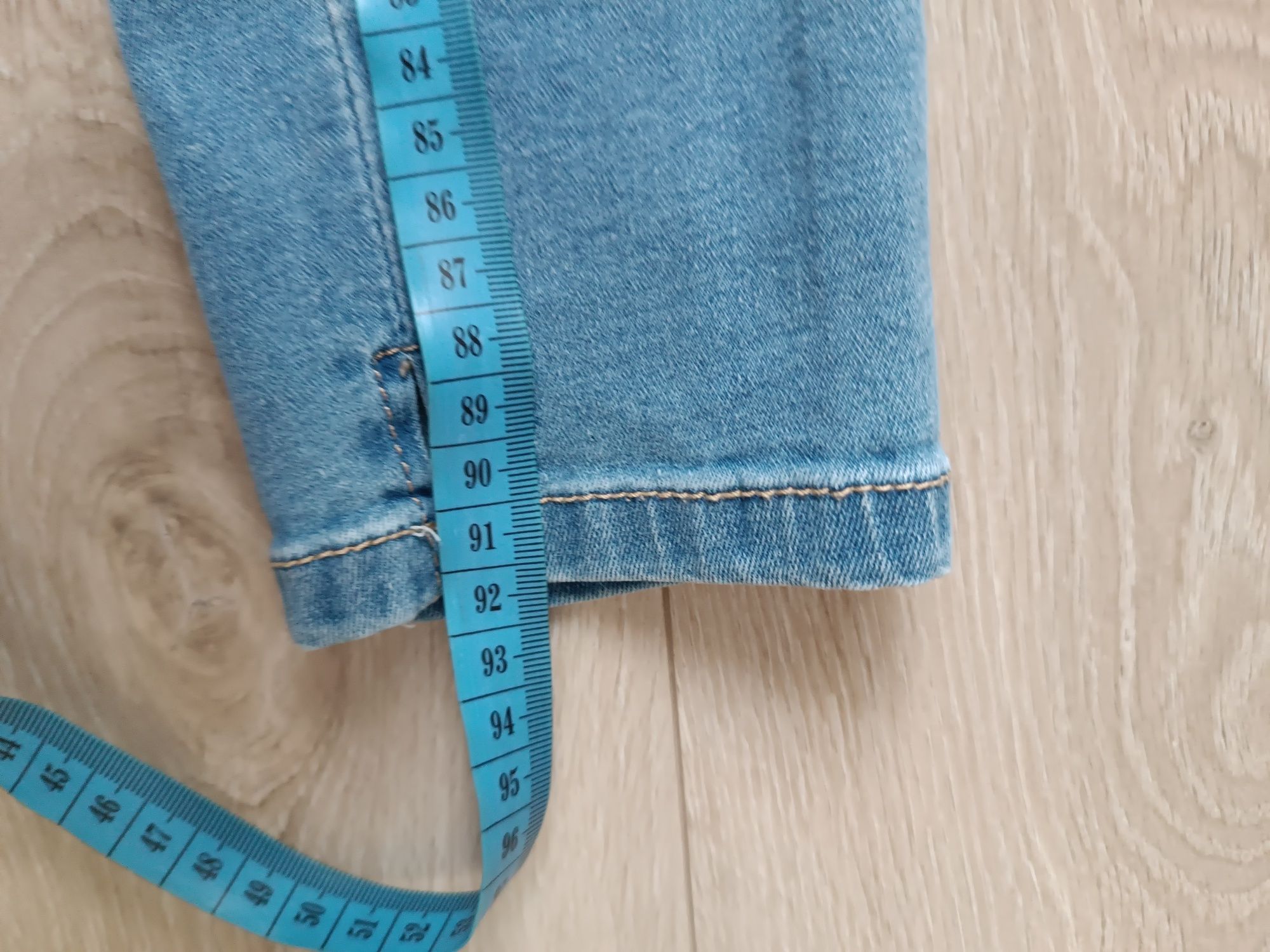 Ds fashion spodnie damskie jeansy 36 S niebieskie z przetarciami rurki