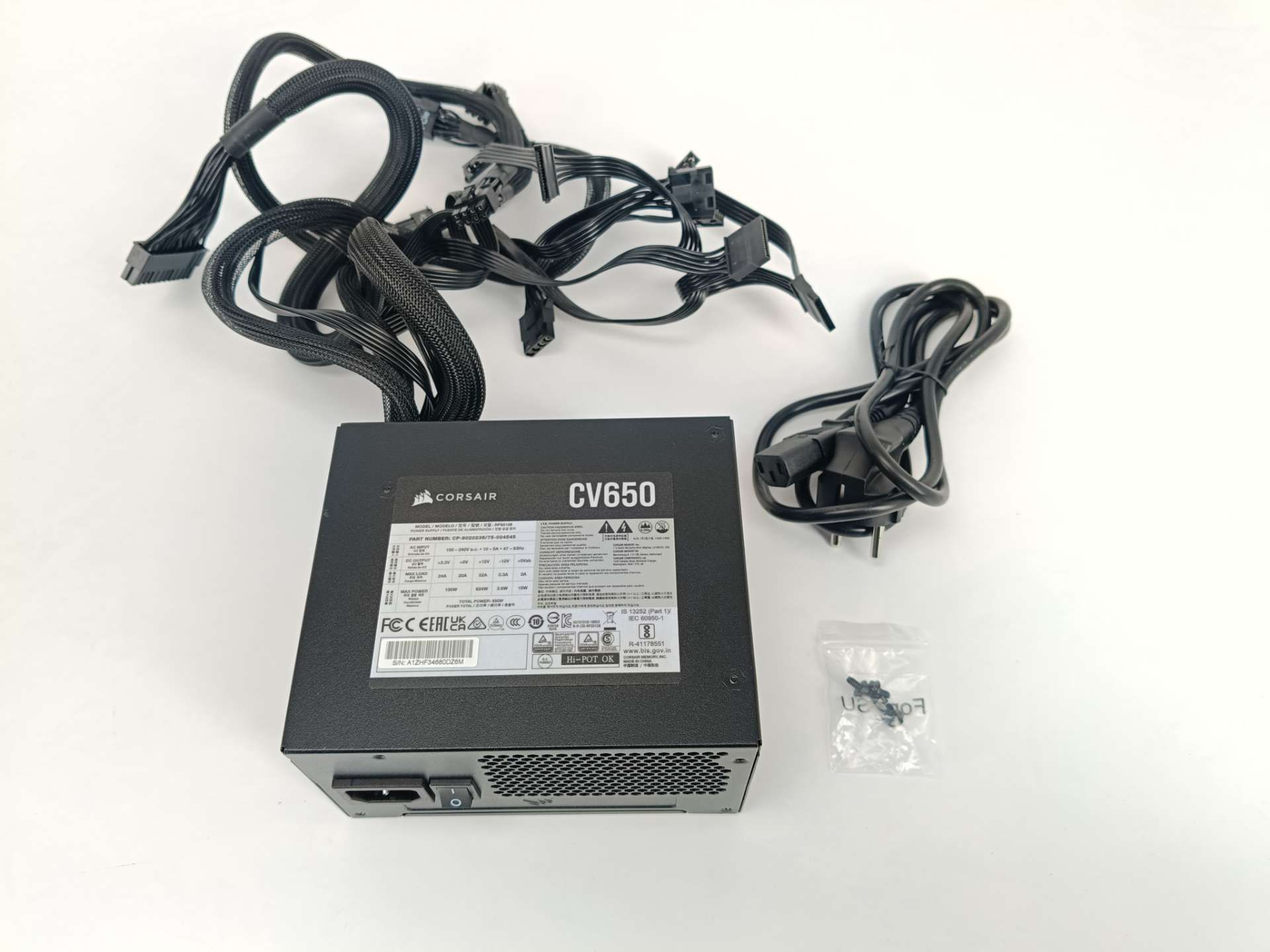 Zasilacz Corsair CV650 650 W 80 PLUS Bronze