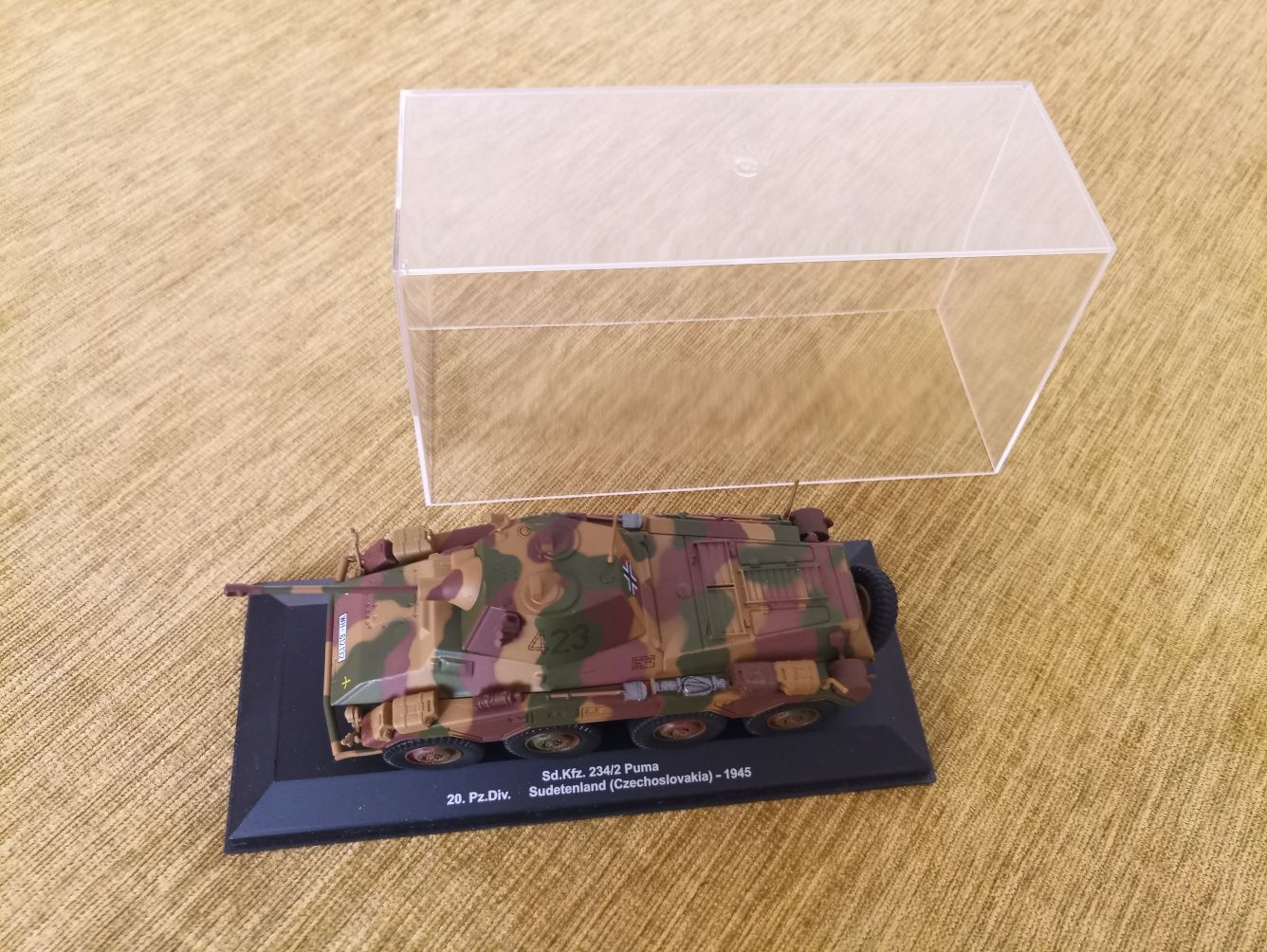 Model Sd.Kfz. 234/2 Puma 20. Pz.Div. 1:43
