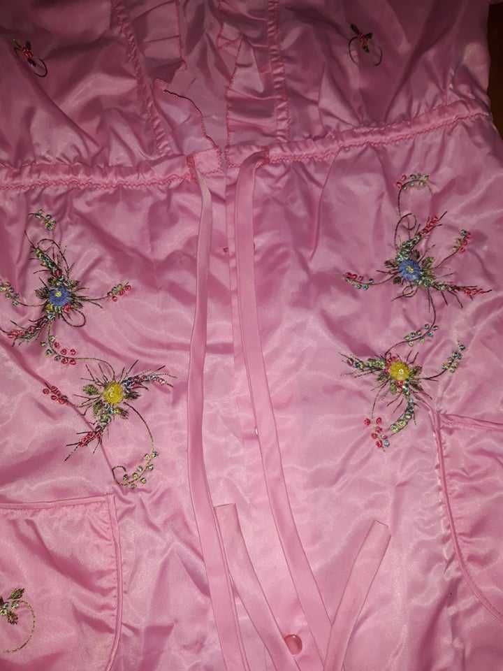 Robe rosa bordado à mão