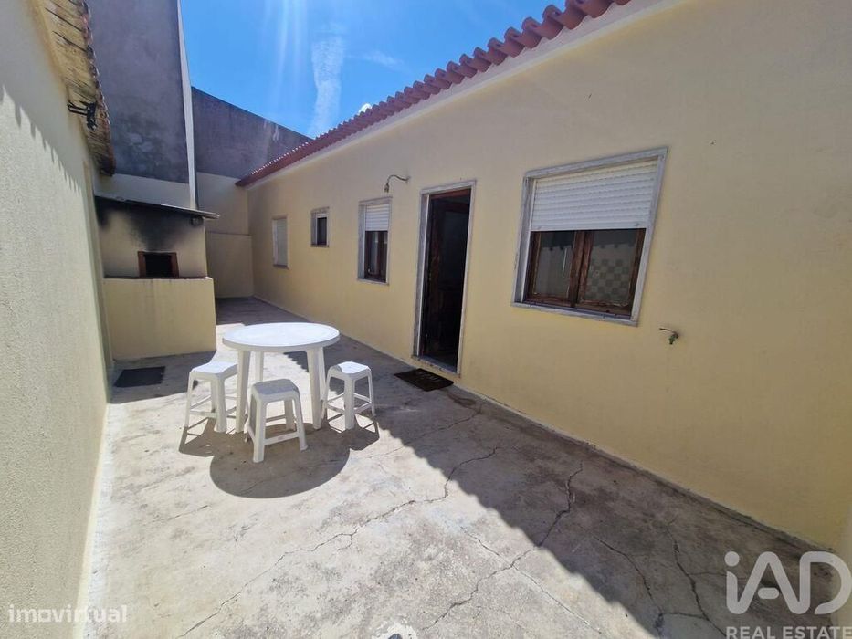 Casa / Villa T2 em Cadaval e Pêro Moniz de 196,00 m2
