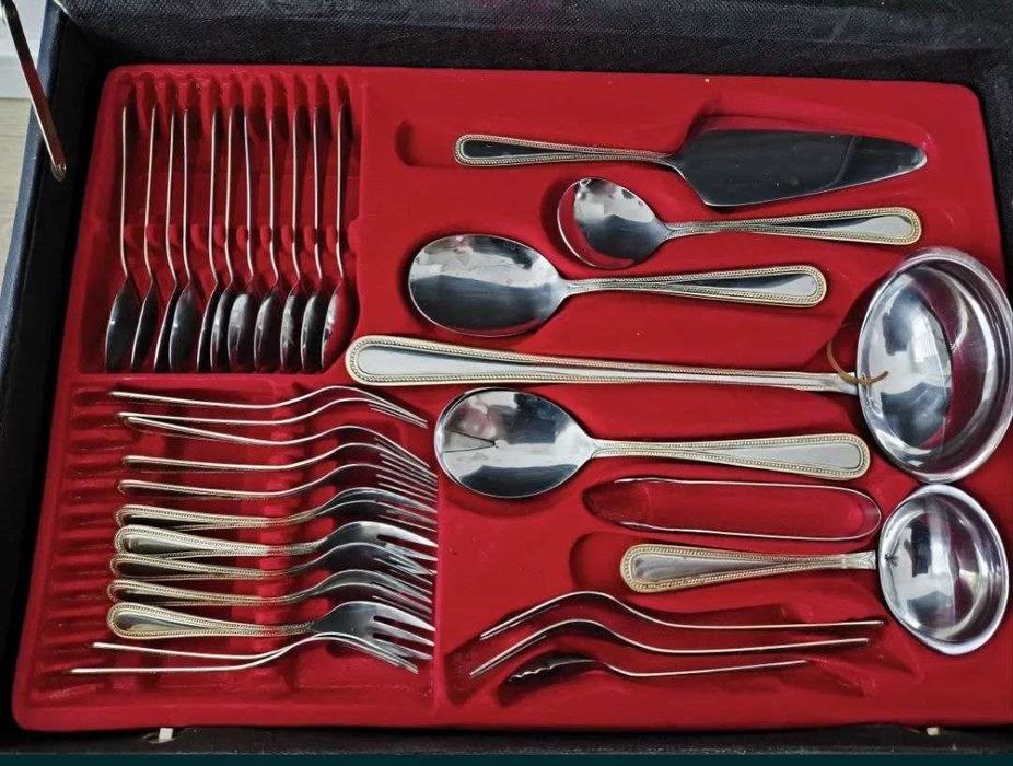Komplet sztućców 12 osób w walizce