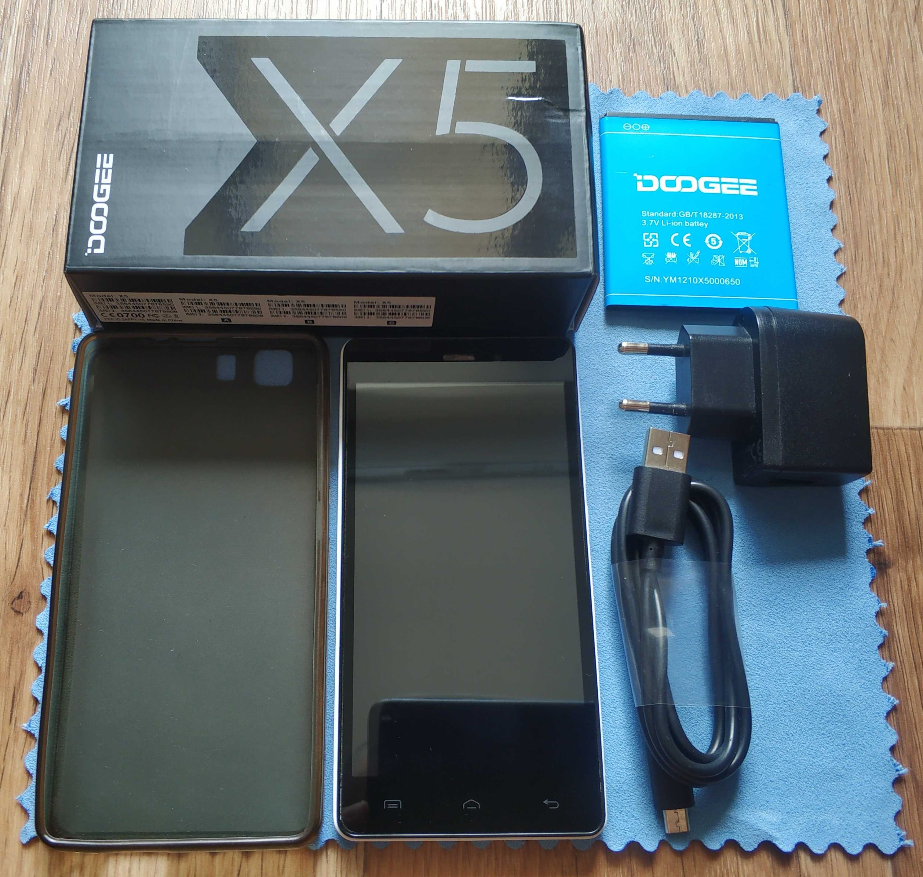 Смартфон Doogee X5, 2 sim, съемный АКБ