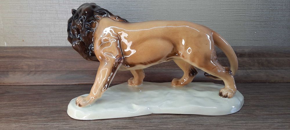 Статуэтка " Лев " керамика Германия.Смотрите все мои объявления!