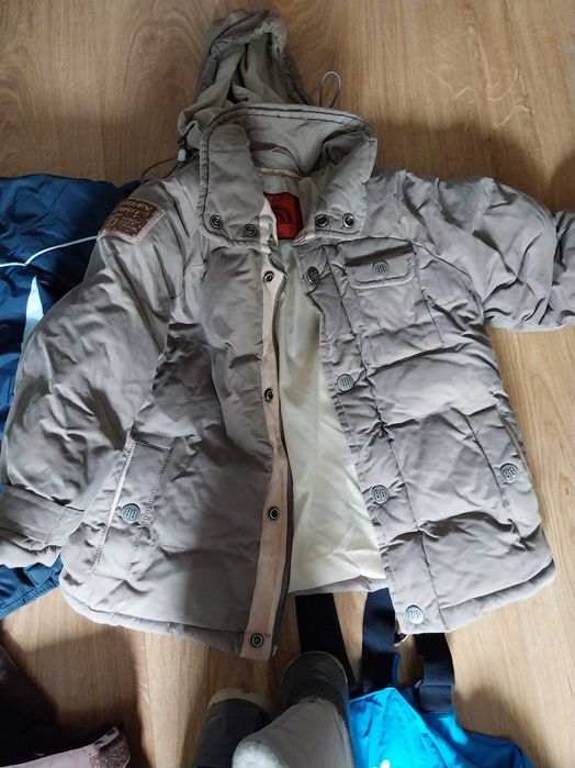 Roupa para neve 2/4 anos - botas,2 casacos e 2 calças neve