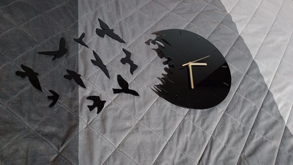 Zegar ścienny czarny złoty ptaki