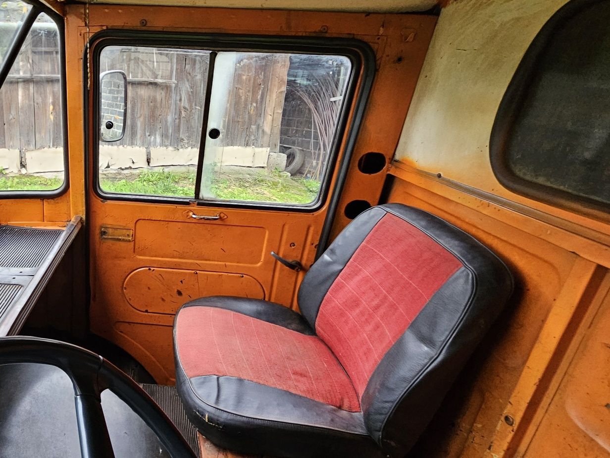 Żuk FS-Lublin samochód dostawczy z plandeką.