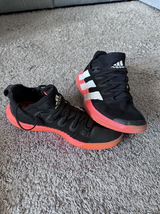 Vendo conjunto Adidas Stabil e Spezial