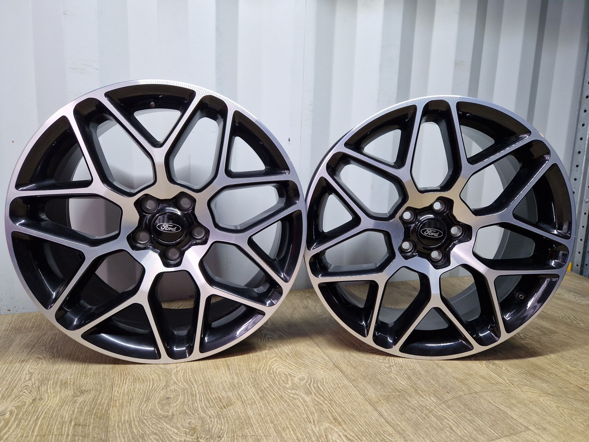 Felgi 19 Ford mondeo focus kuga  s max st line 5x108 8j et55 os 63.4