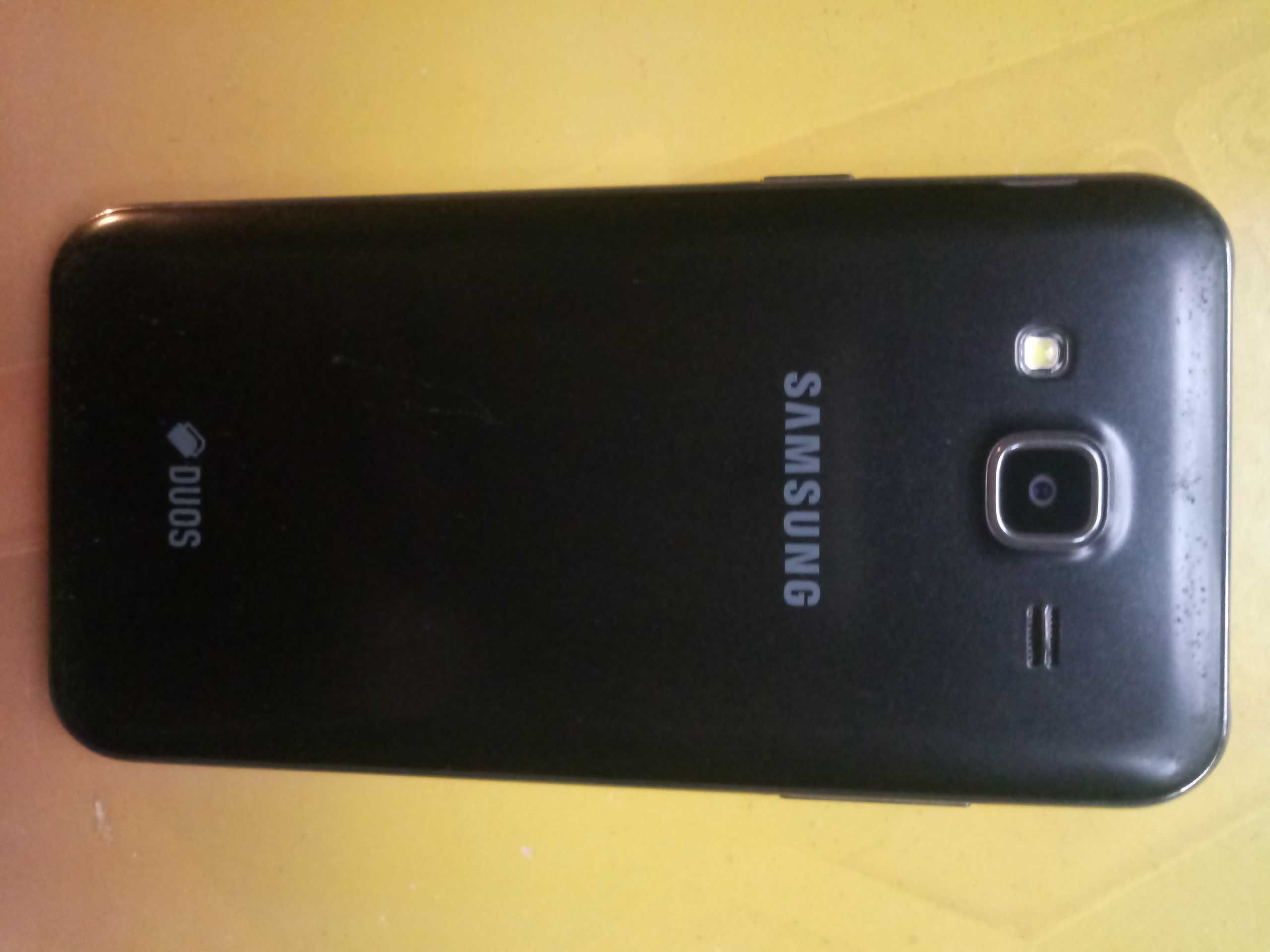 Смартфон Samsung j 5