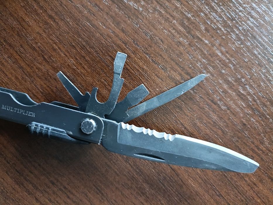 Multitool SOG Multi Plier 600 SightTool plus komplet przecinaków