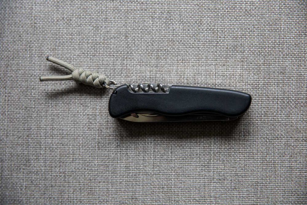 Scyzoryk szwajcarski Victorinox Outrider 0.8513.3 czarny