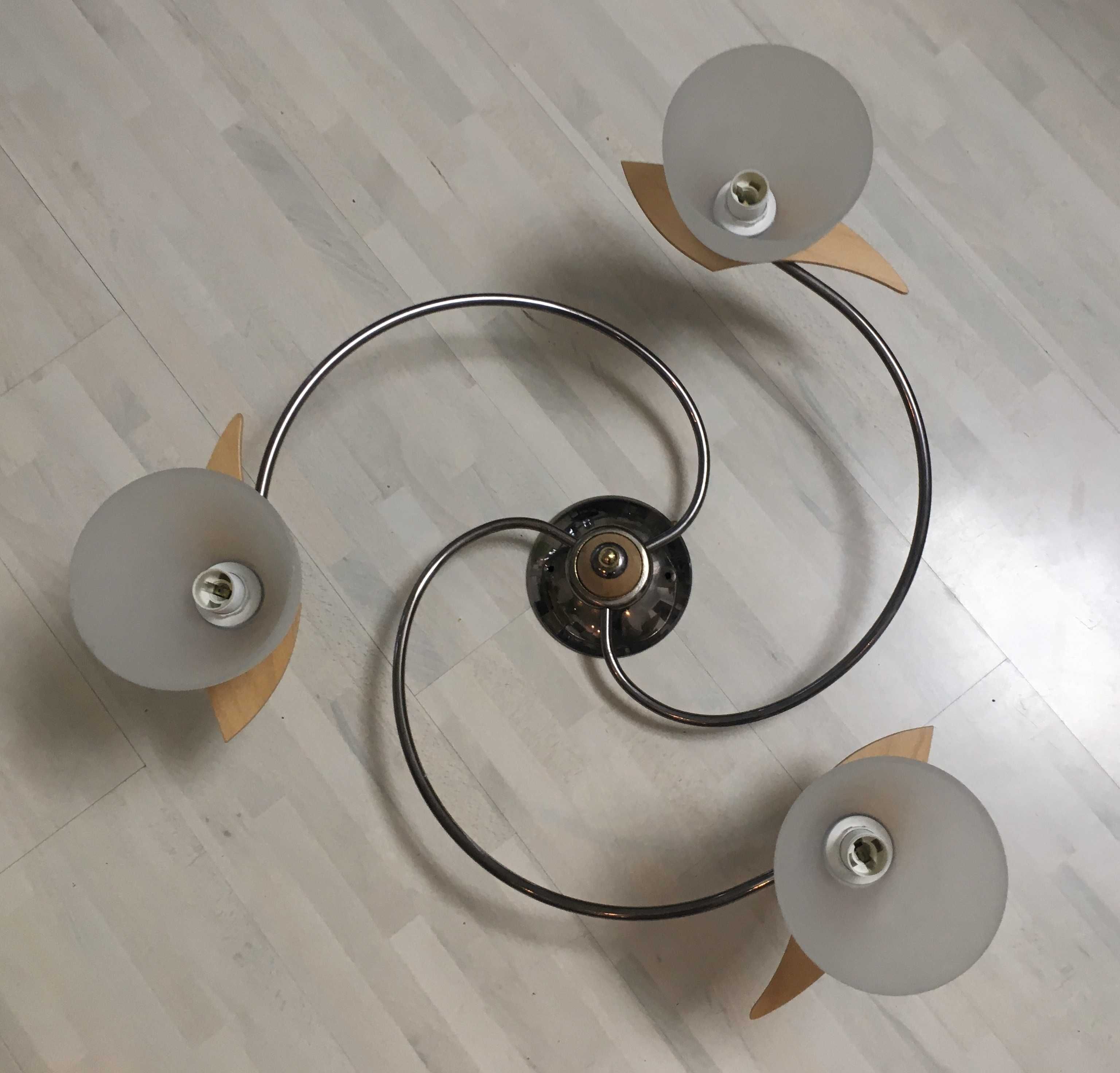 Lampa Sufitowa Wisząca Żyrandol 3 Klosze Mleczne Oprawa Oświetleniowa