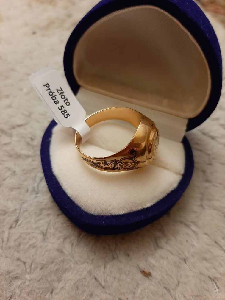 Złoty sygnet-pierścionek