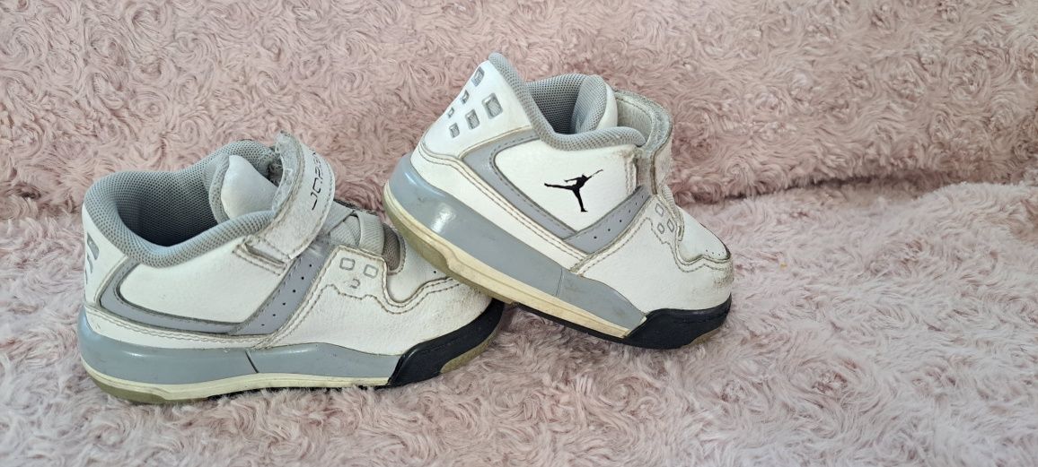 buty, adidasy oryginalne skórzane Jordan rozm 21