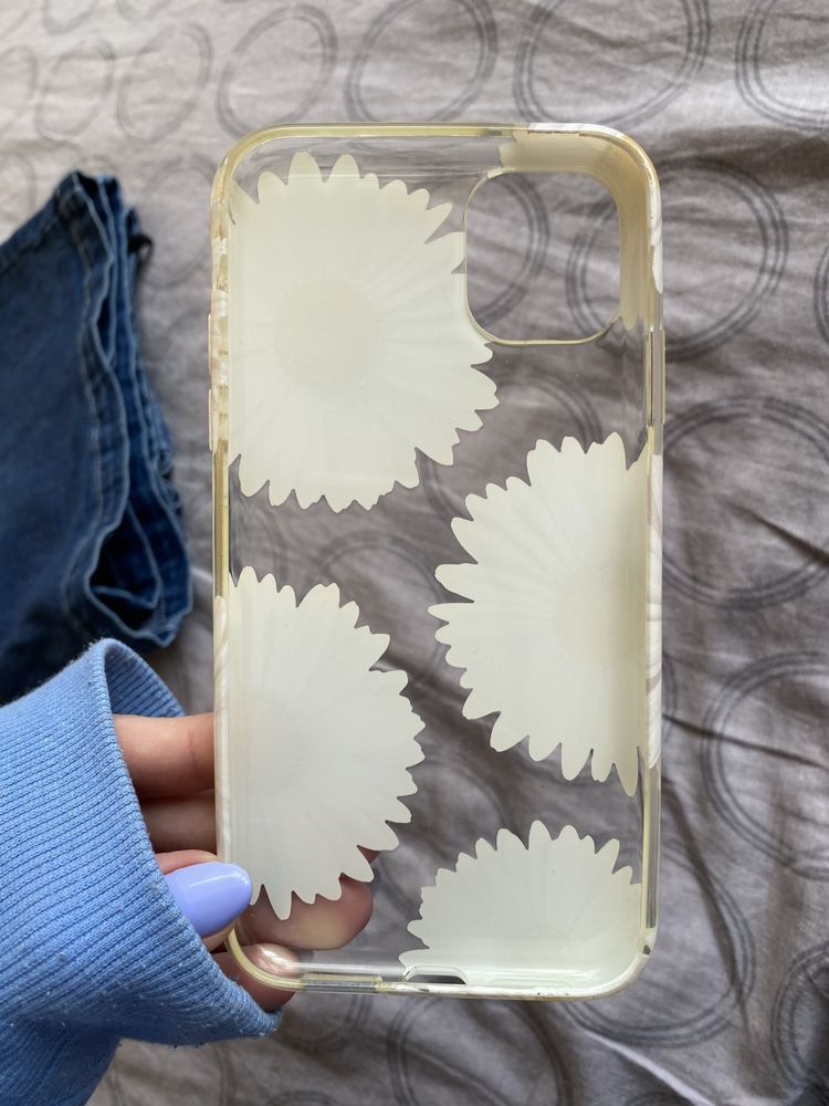 Etui iPhone 11 kwiaty