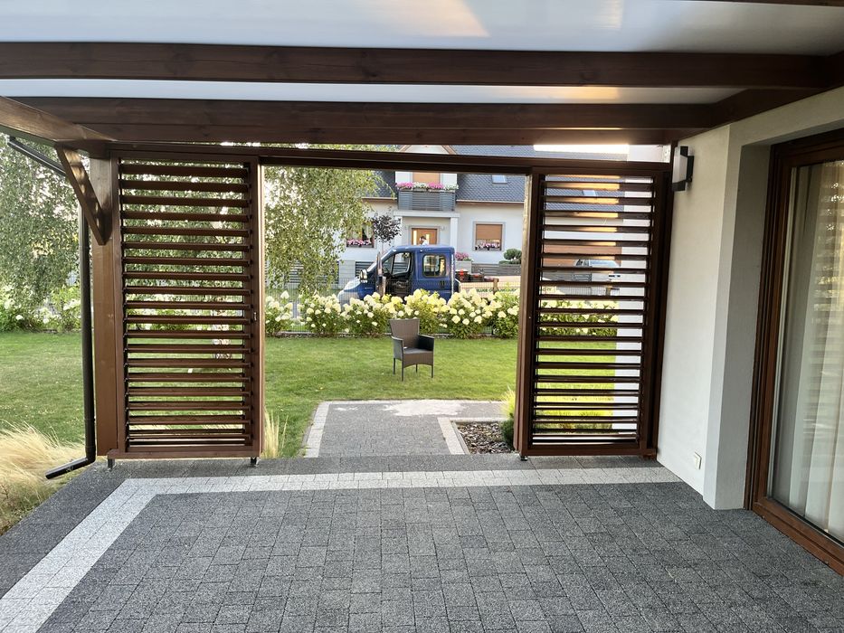 Pergola ruchome deseczki zadaszenie tarasu shuttersy