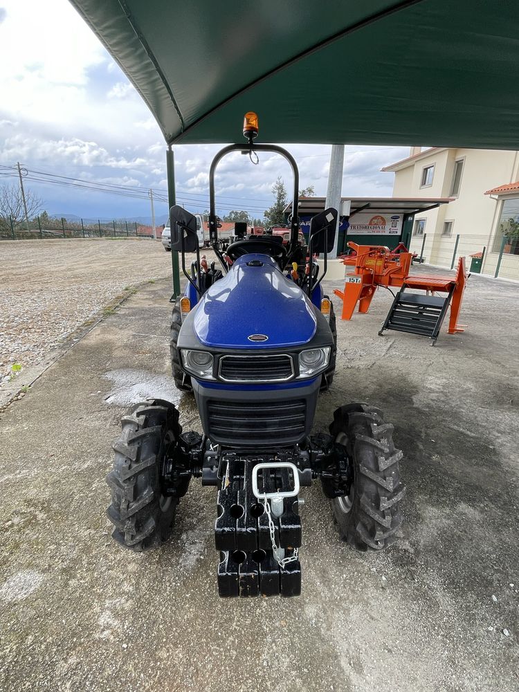 Trator Farmtrac FT26 Novo