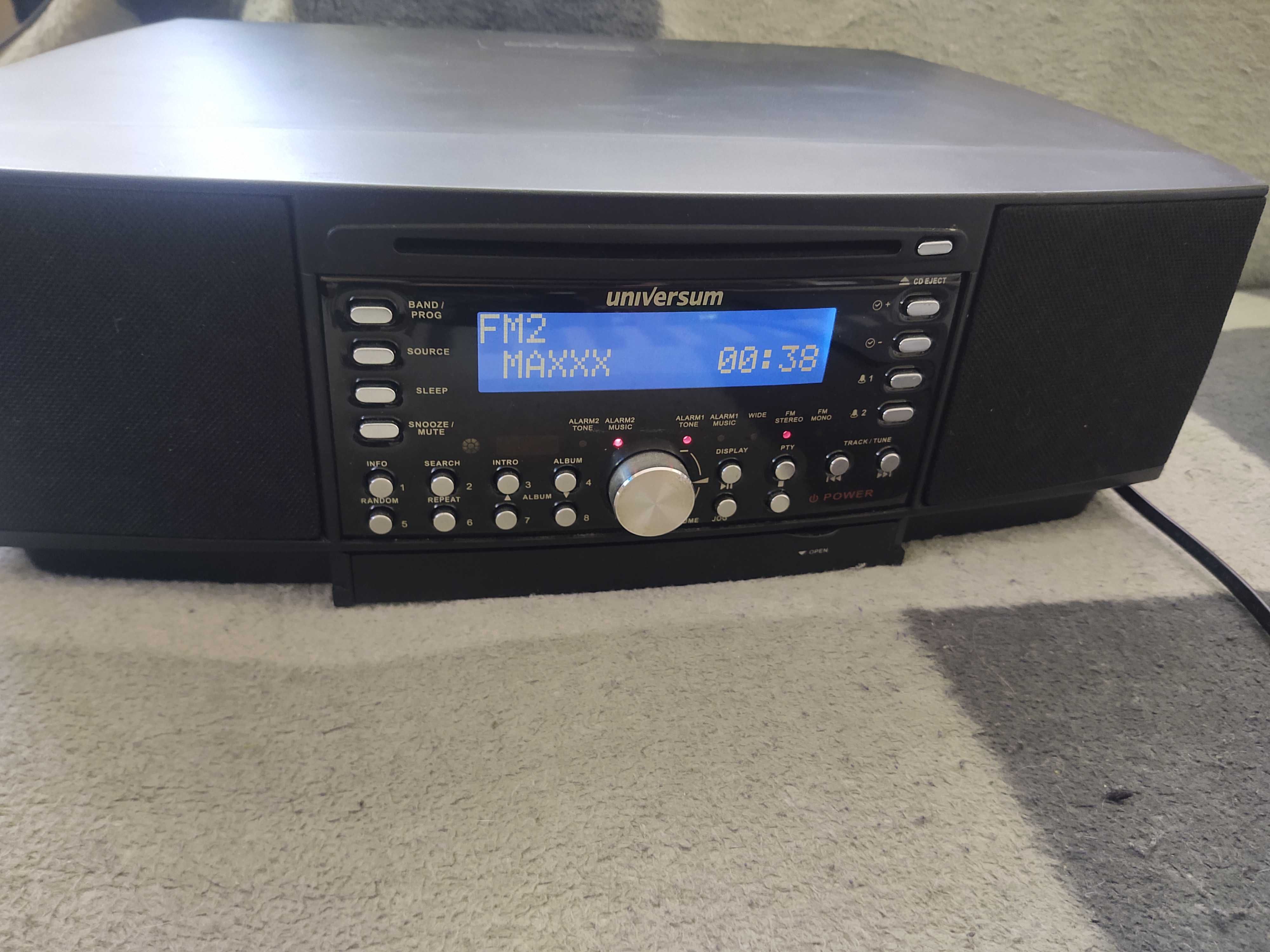 Amplituner z USB, CD, radiem i inne