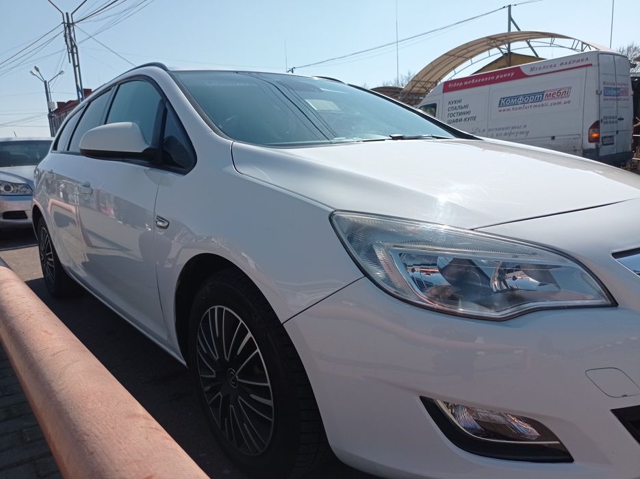 Opel Astra j 2011р. 1.7 Diesel