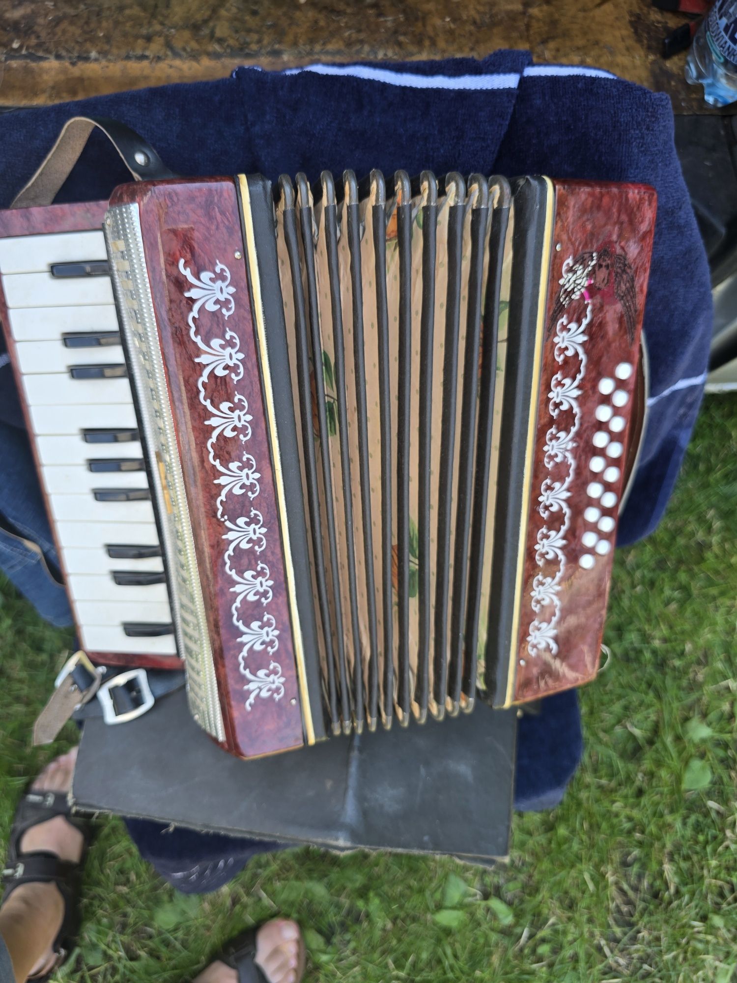 Akordeon mały radziecki 16 basów.
