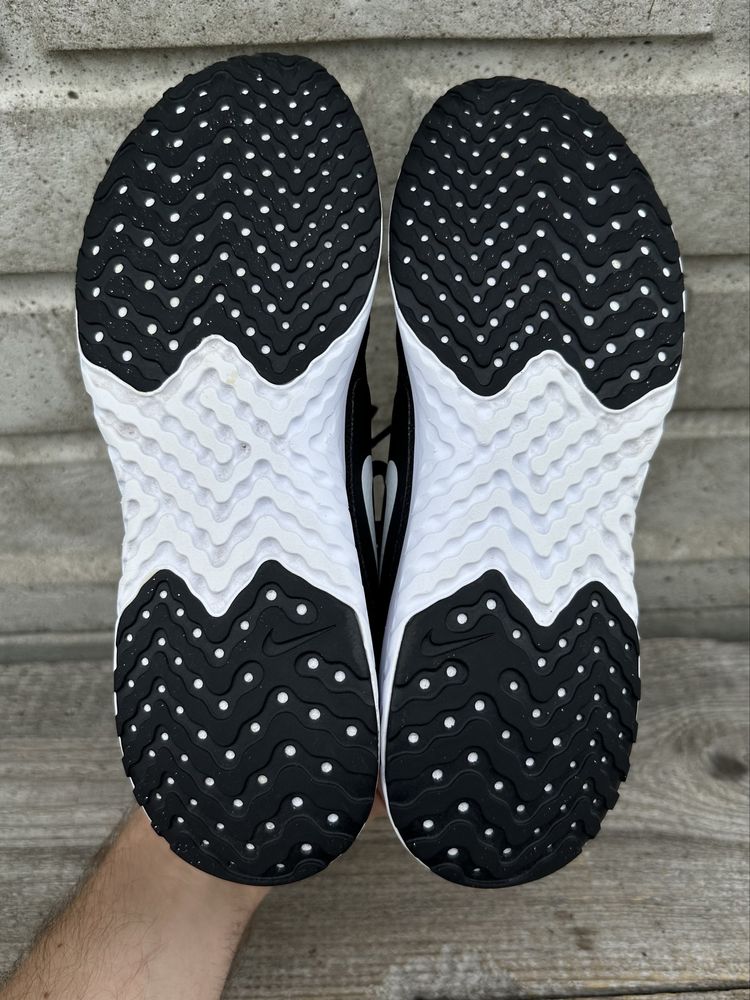 Czarne buty do biegania Nike Legend React, rozmiar 38