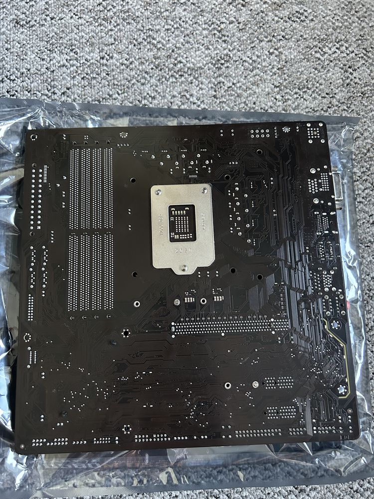 Gigabyte b560m ds3h+intel core i3 10105f+crucial ddr4/3600 16gb