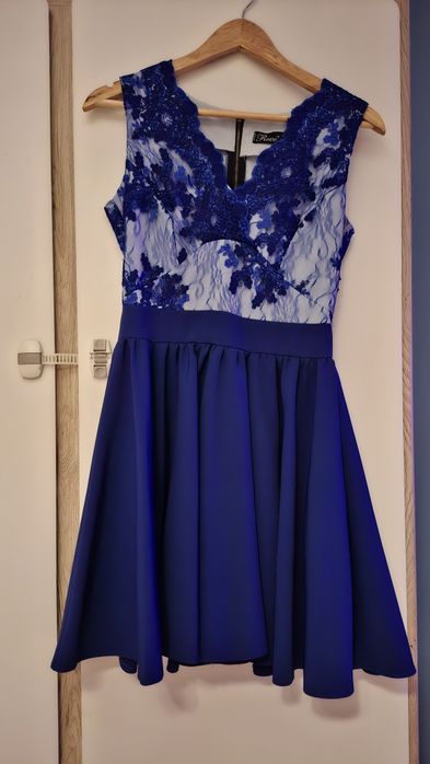 Piękna chabrowa sukienka wesele studniówka impreza