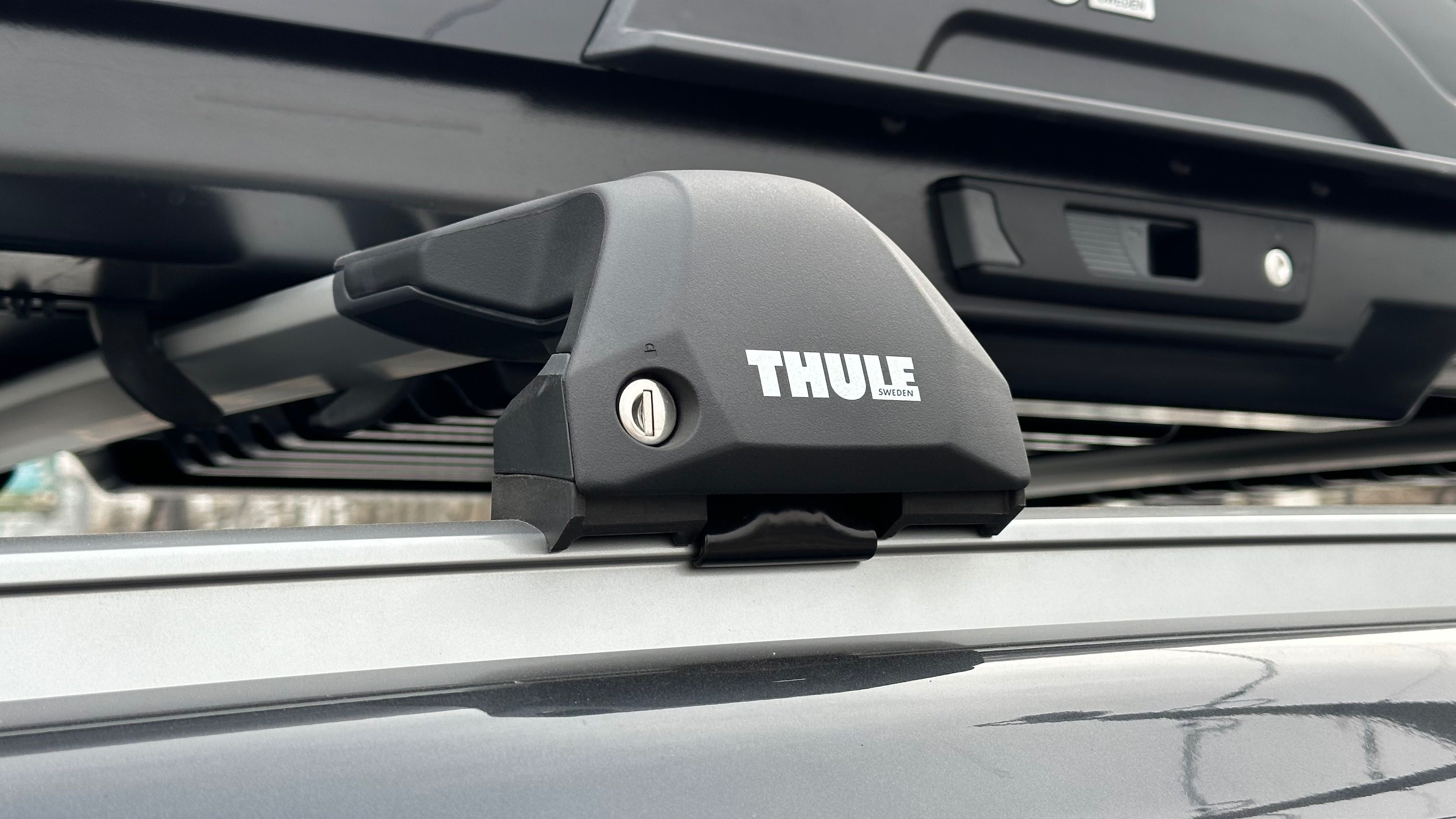 Багажник в штатні місцяThuleWingbar Edge для Nissan X-Traill 2013-2021