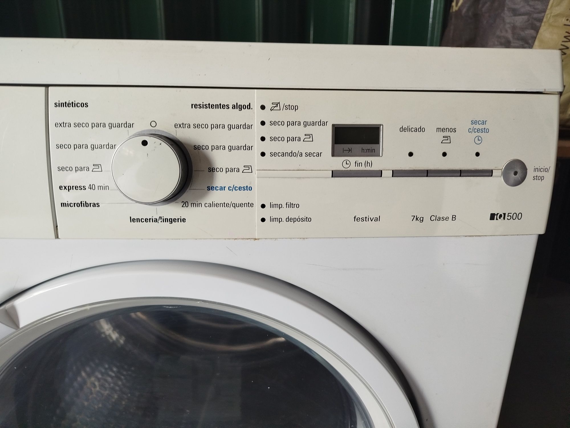 Máquina de secar roupa