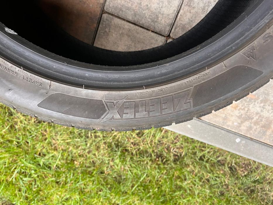 Opony zimowe 235 45 R17 super stan, Siemiany