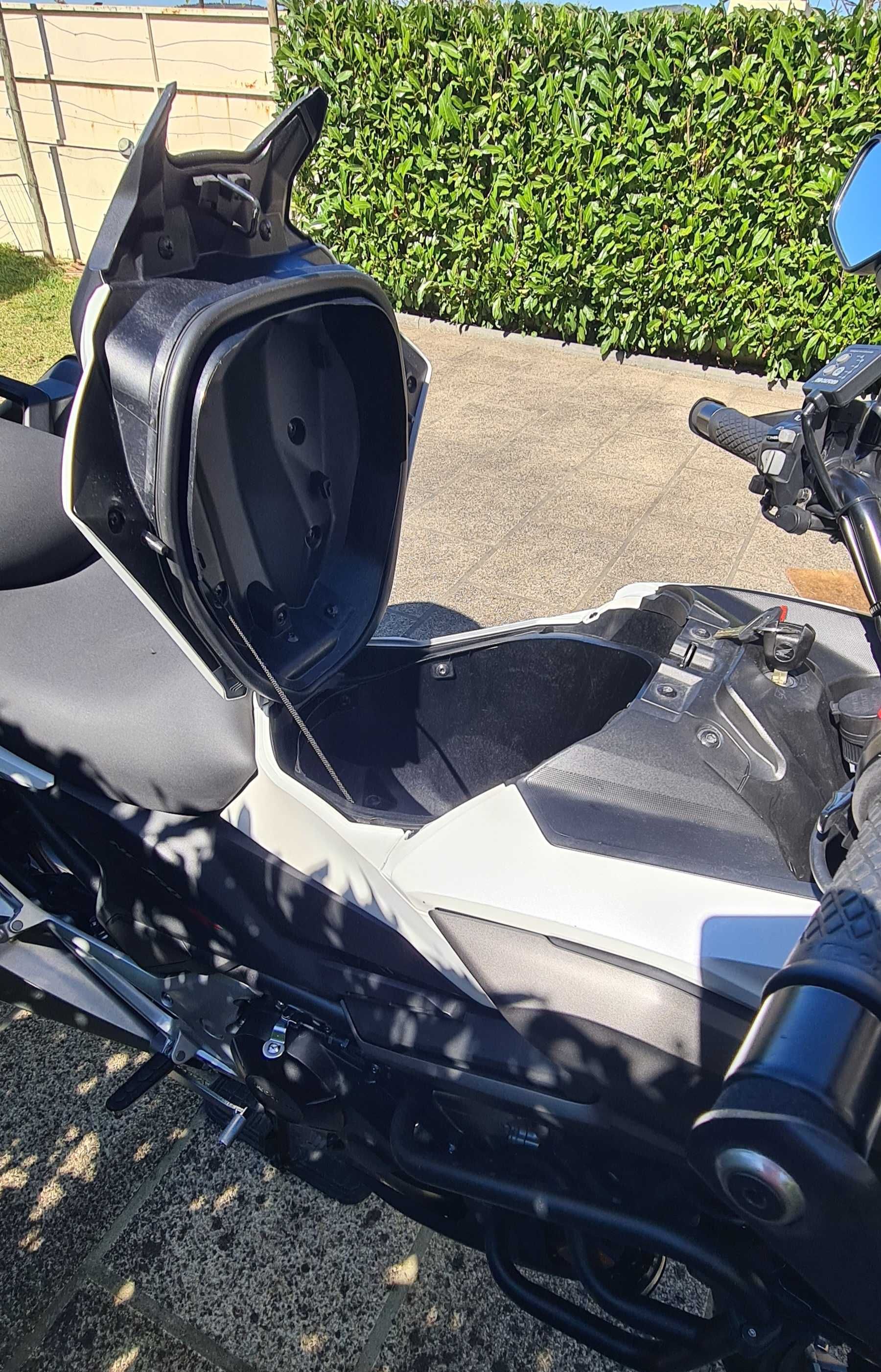 Honda NC 750x 2019 - Muitos Extras.