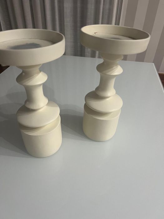 Veleiros grandes em madeira clara