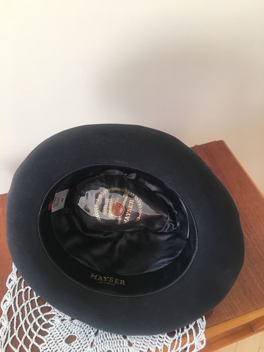 Капелюх велюр ,темно синього кольору..